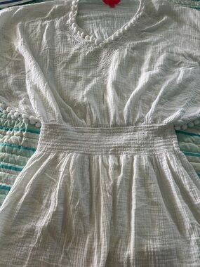 Lilly Pulitzer White gauze fabric. Swim coverup. Small Preowned